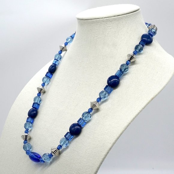 Handmade necklace with Handblown Lampworks glass beads and crystals. - Picture 3 of 4